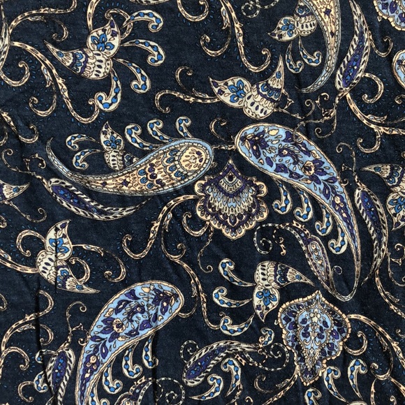 Patterned 3/4 length sleeve top - Picture 2 of 2